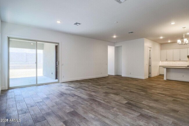 Foto del edificio - 4670 N 212th Ave