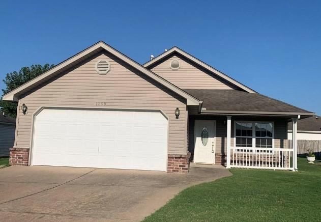 Primary Photo - 1209 Sunrise Cir