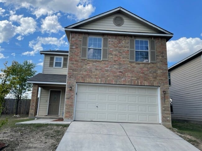 Photo - Spacious 3BR / 2.5BA Two-Story Home Near UTSA