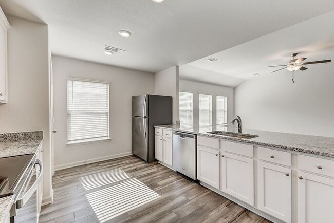 Building Photo - 135 Crimson Cir