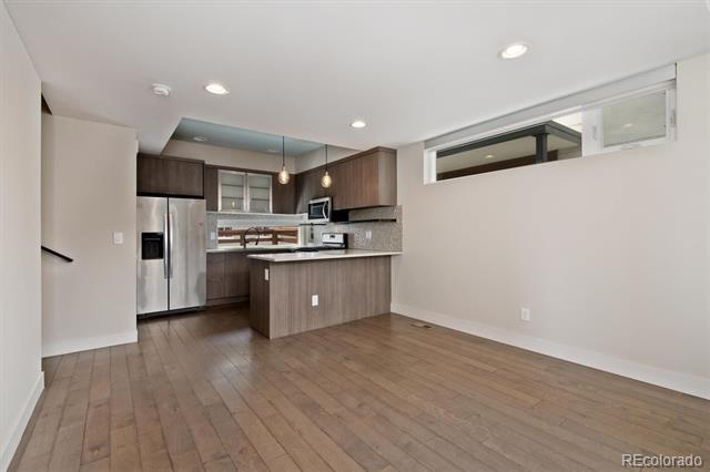 Foto del edificio - 3165 Lawrence St