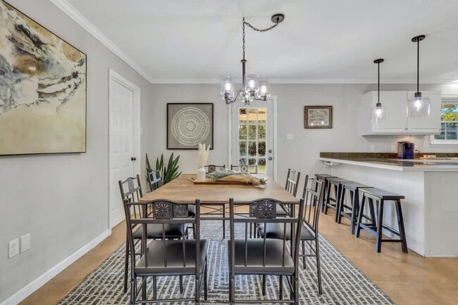 Building Photo - 303 Joel St