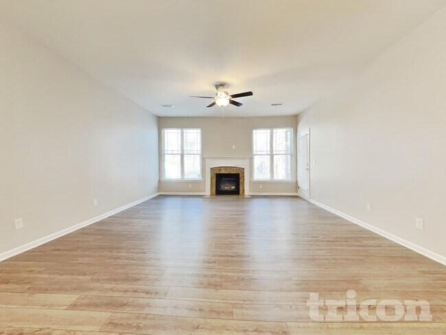 Foto del edificio - 76 Ashby Dr