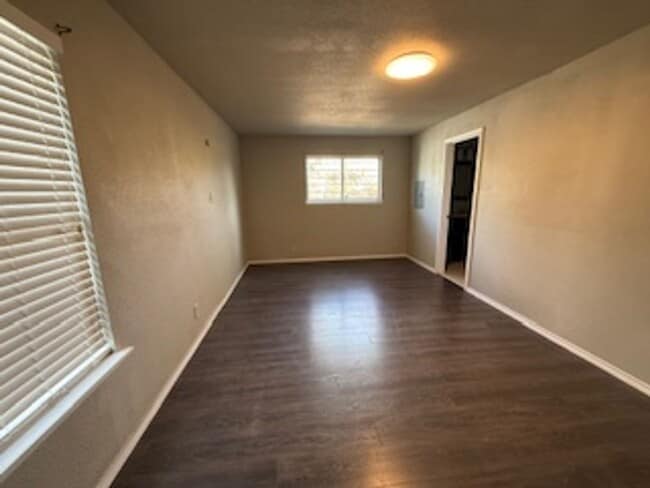Building Photo - **50% Off First Month's Rent!!** Move-In Ready 4 Bedroom Home with Updated Kitchen & Private Yard