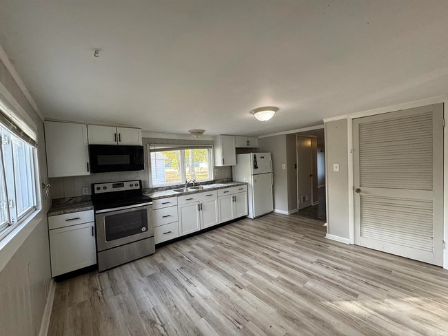 Building Photo - 800 Clark St