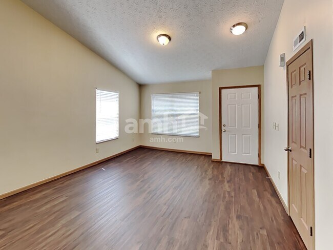 Building Photo - 3862 Liriope St