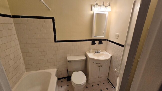 Foto del edificio - 6148 Parkway Dr