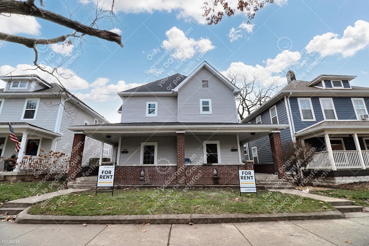 3 br, 2 bath Duplex 940 Jefferson Ave Townhome Rentals in