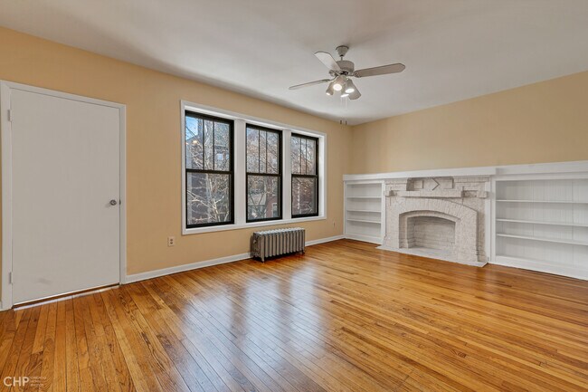 Building Photo - 6834 N Lakewood Ave