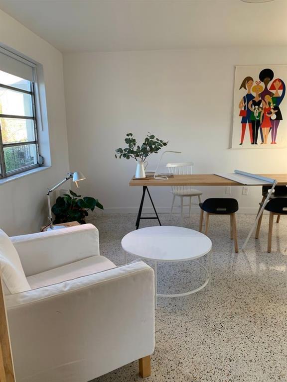 Foto del edificio - 649 SW 9th St