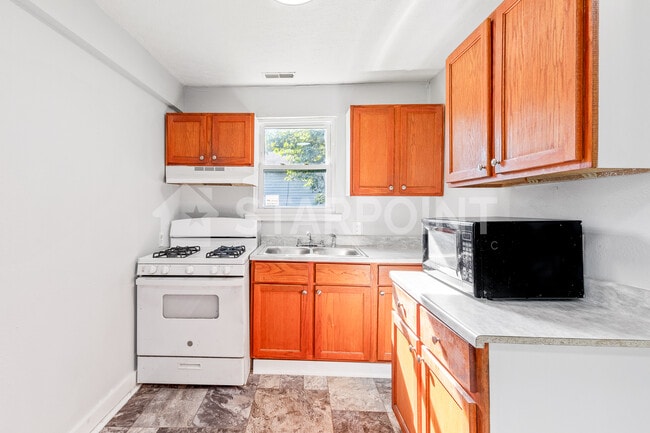 Photo - 1611 W Kentucky St House