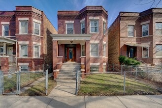 Building Photo - 7331 S Dante Ave