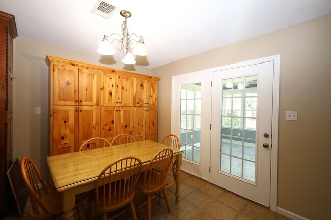 Foto del edificio - Available Soon! 413 Byson Circle