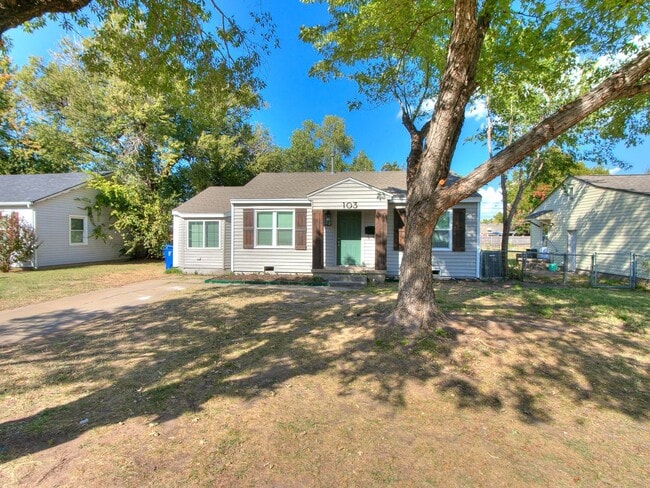 Photo - Beautiful 3 bed, 2 bath home in Norman