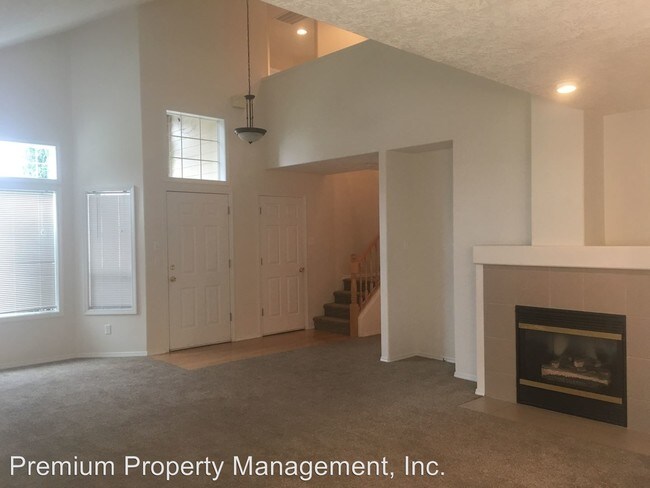 Building Photo - 1475 Orchardview Ave NW
