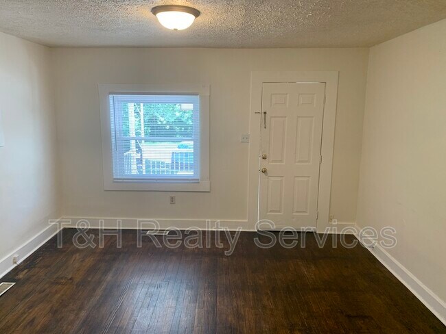 Building Photo - 5408 E Burgess Ave
