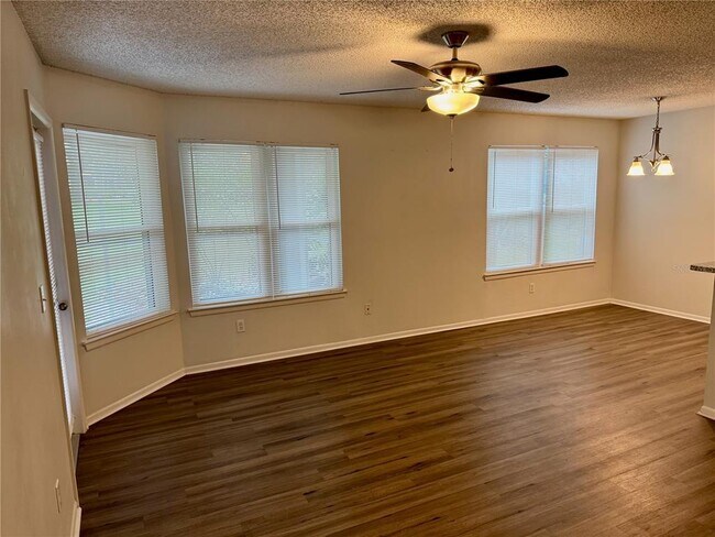 Building Photo - 732 Secret Harbor Ln