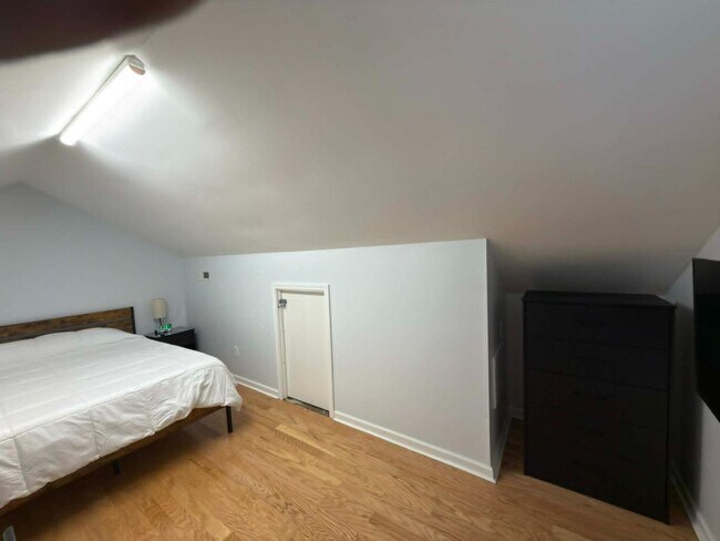 Foto del edificio - 100 Bleckley Ave