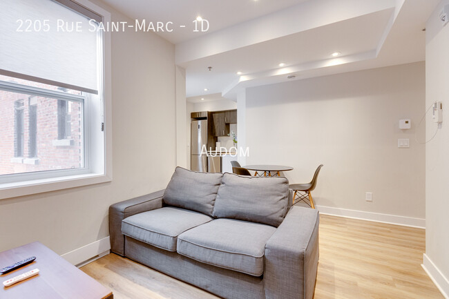 Photo du bâtiment - 2205 Rue St Marc