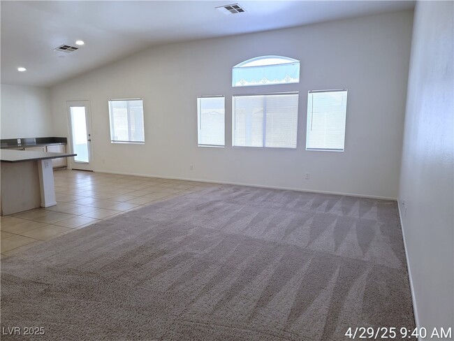 Building Photo - 916 Melic Way