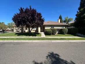 Building Photo - 685 Stetson Dr