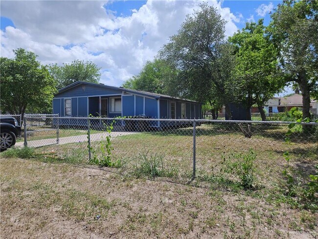 Building Photo - 701 Carlson St