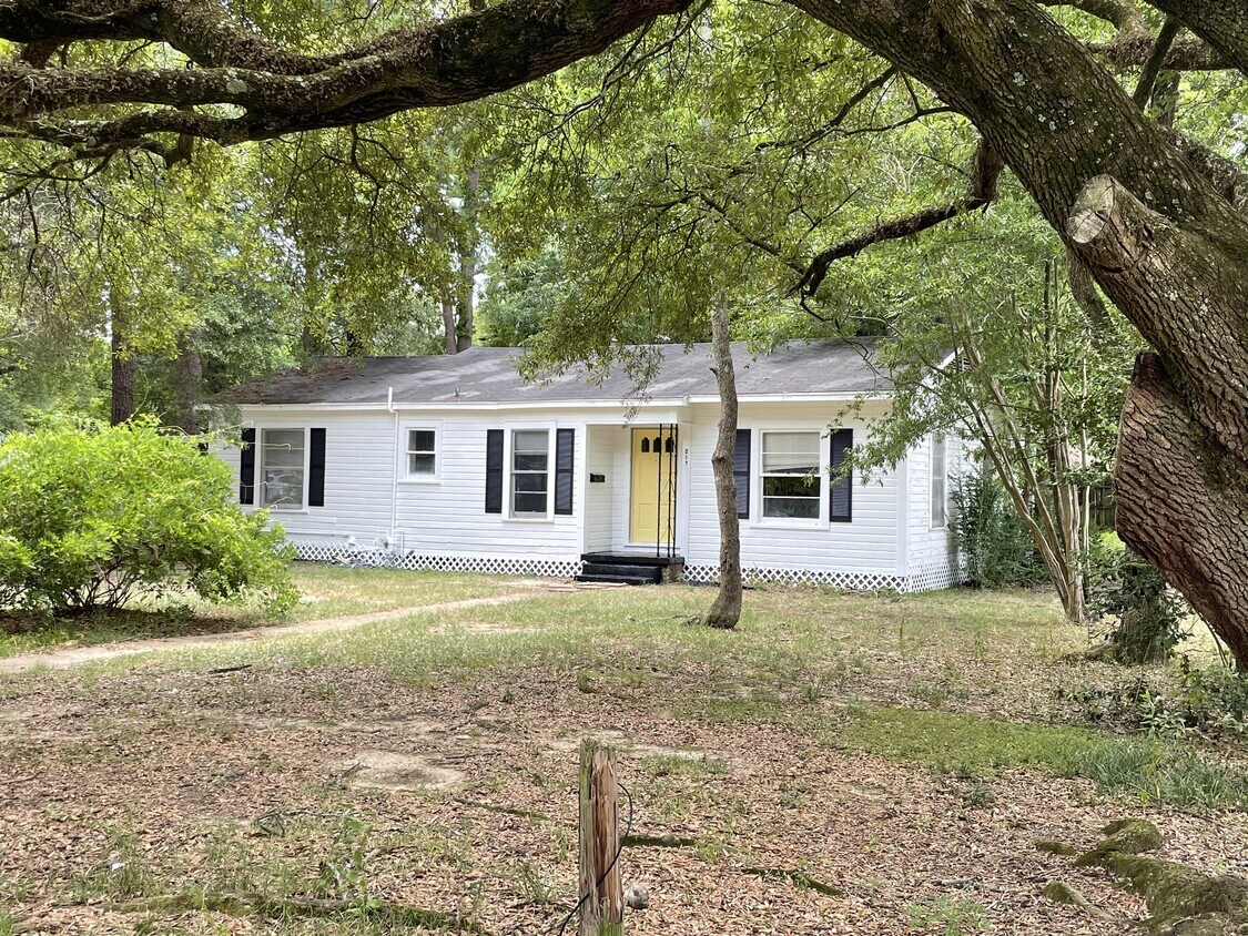 Building Photo - 217 Moreland Dr