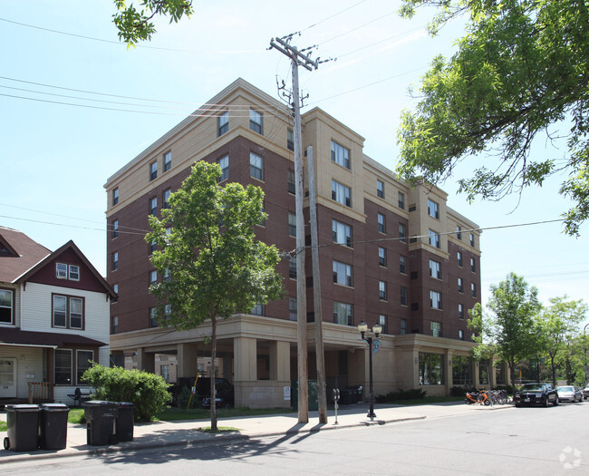 Building Photo - 1301 University