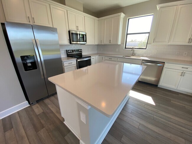 Foto del edificio - 6248 Baywood Ct
