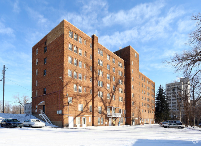 Building Photo - Reeves Apartments