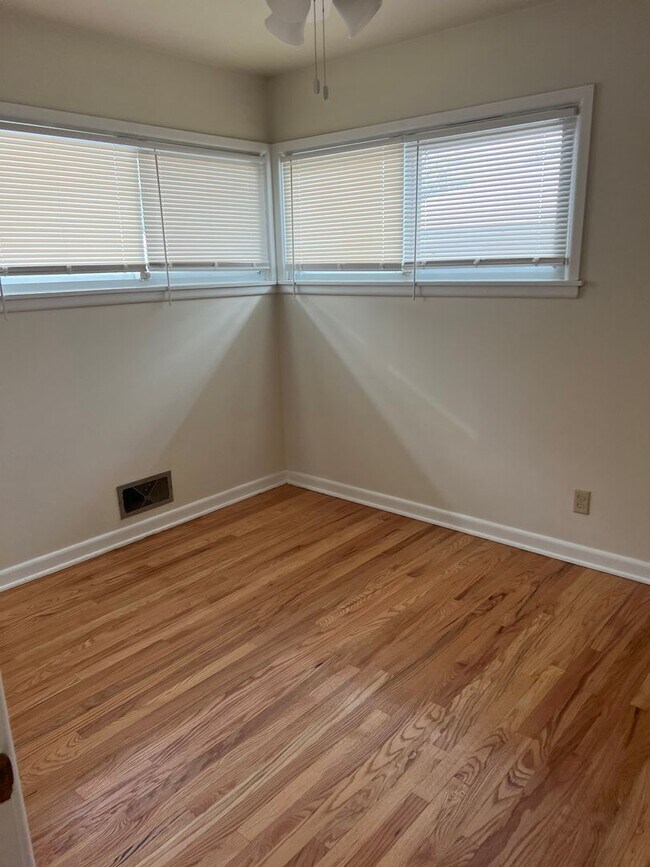 Foto del edificio - Amazing 3 Bedrooms with Rec Room Single Family in an Excellent Neighborhood!