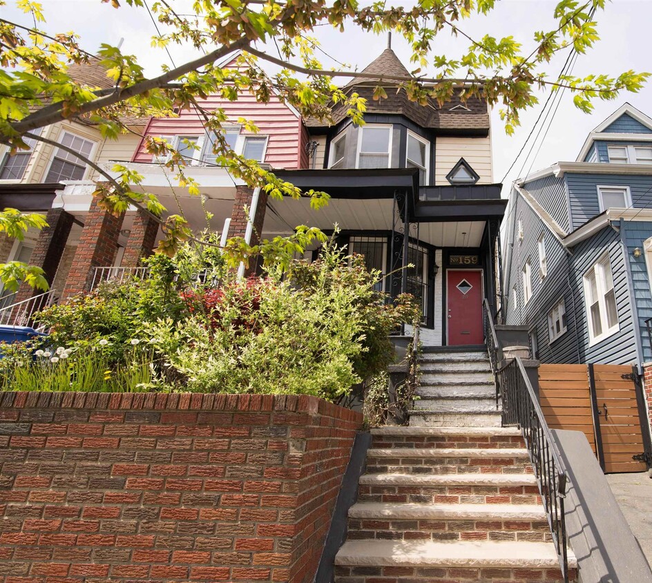 Foto principal - 159 Arlington Ave