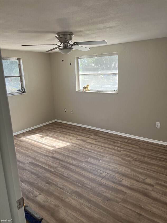 Building Photo - 3 br, 2 bath House - 7021 Oakshire Drive
