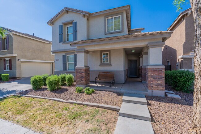 Building Photo - 2225 E Sunland Ave