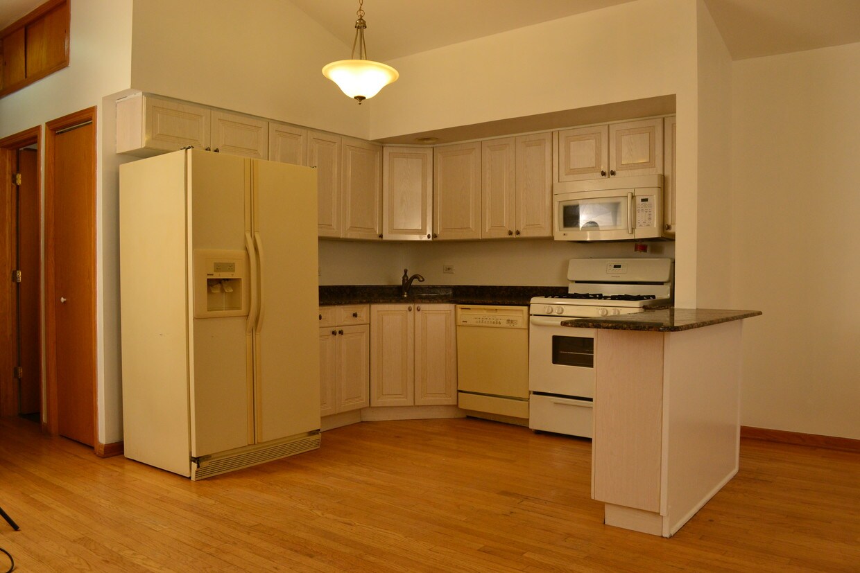 7050 W Belmont Ave Unit 205, Chicago, IL 60634 - Apartment  