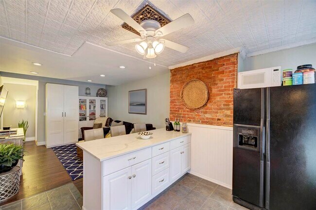 Foto del edificio - 358 6th St