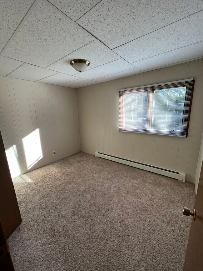 315 E Oak St Unit 6, Edgar, WI 54426 Apartments in Edgar, WI