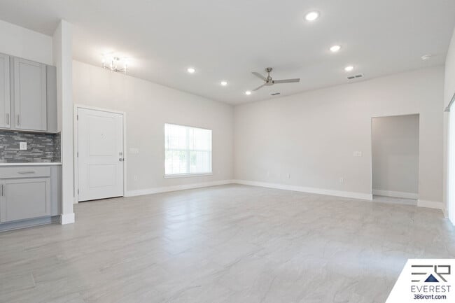 Building Photo - 30 Easterly Pl