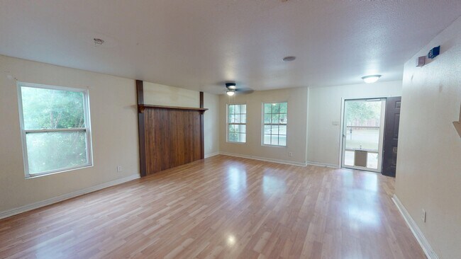 Building Photo - 4209 Oak Pointe Dr