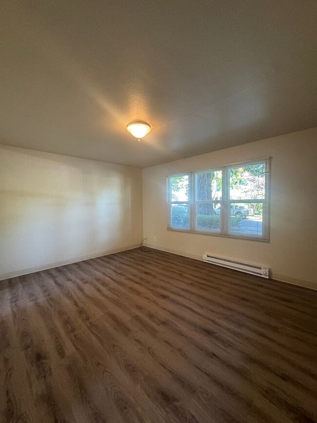 Building Photo - (PEA 414) 10th & Lawrence ~ 1 Bed/1 Bath