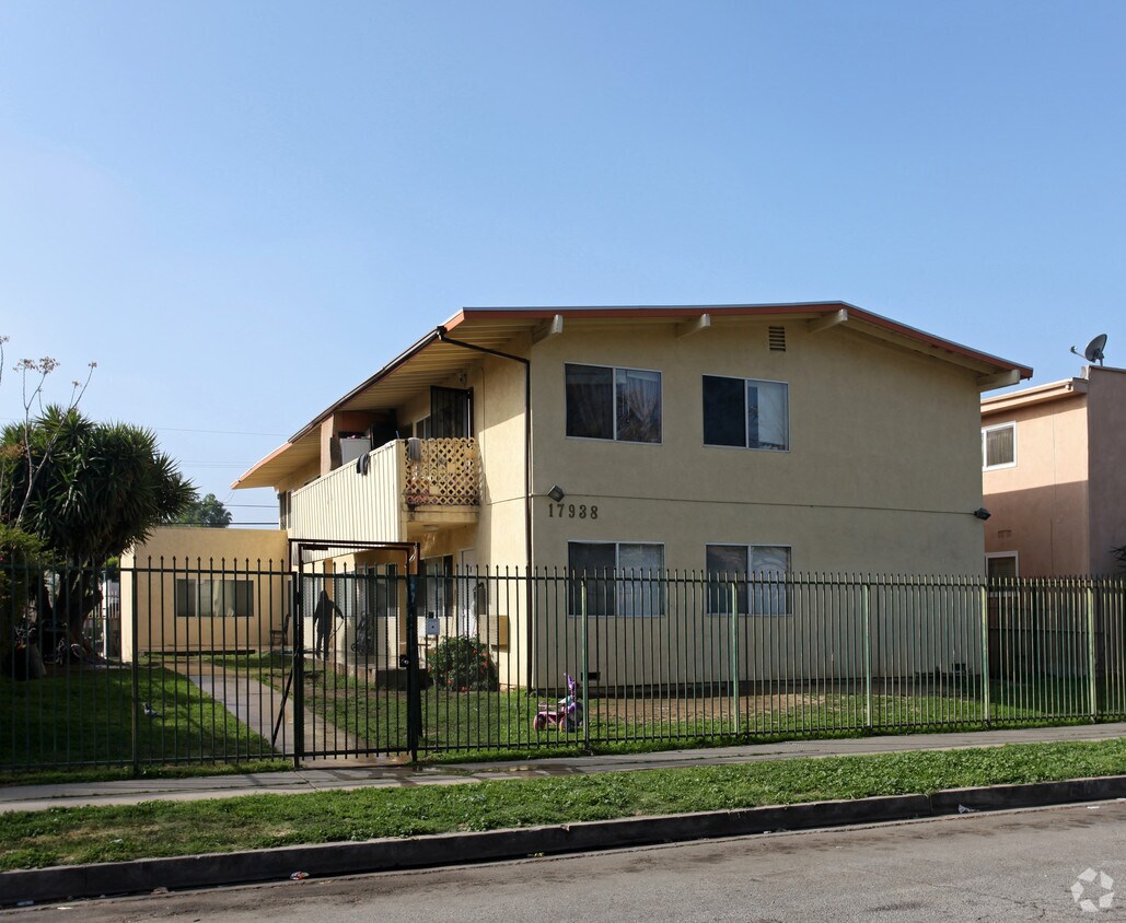 Foto principal - 17938 Schoenborn St