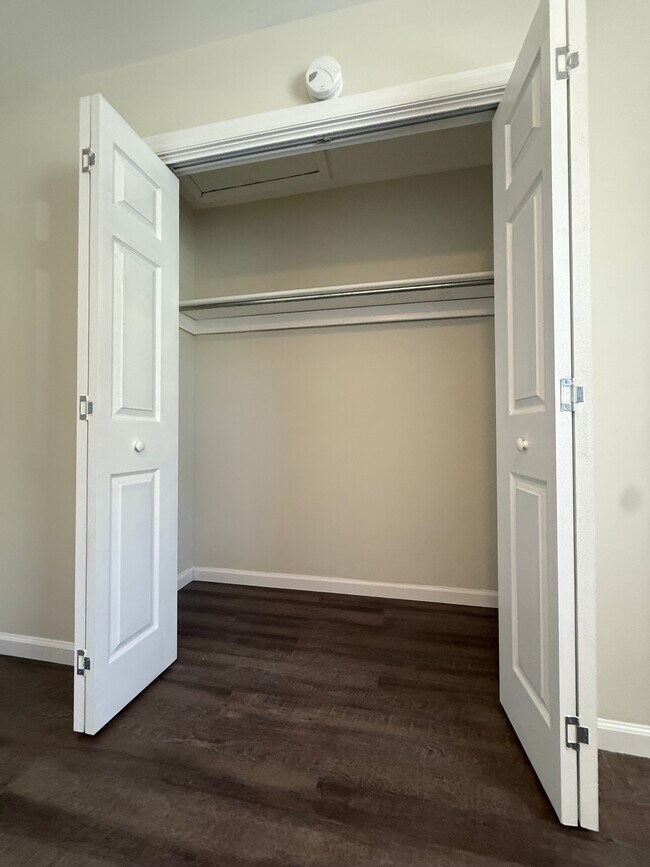 Foto del edificio - 11 Oak Forest Ln