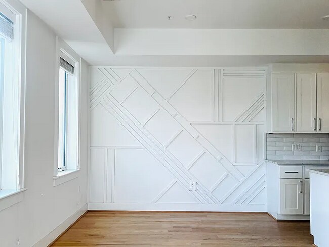Building Photo - 836 Varnum St NW