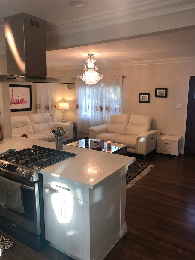 Foto del edificio - 4247 Tivoli Ave