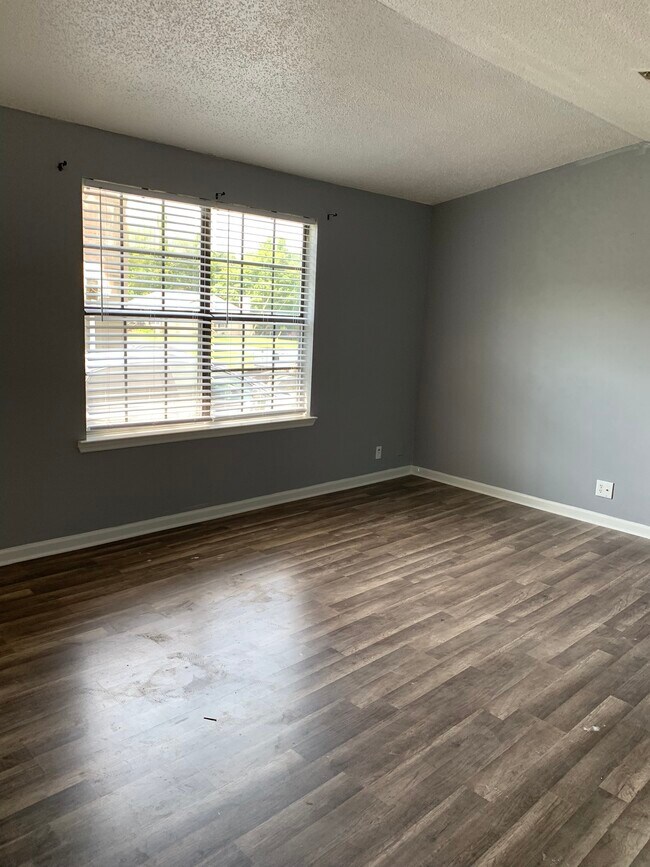 Foto del edificio - 3311 Chesapeake Cir