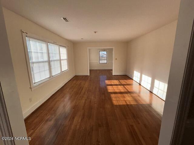 Building Photo - 2110 Southview Dr