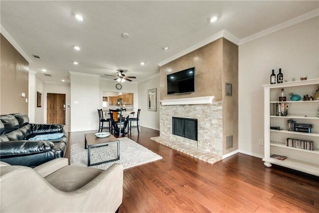Foto del edificio - 5310 Keller Springs Rd
