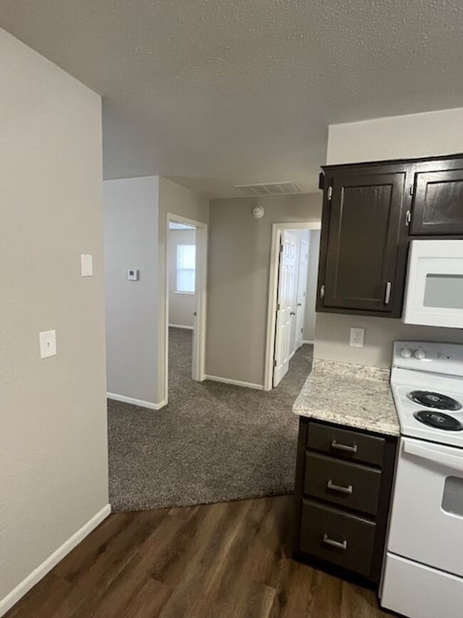 Foto del edificio - 331 E Locust St