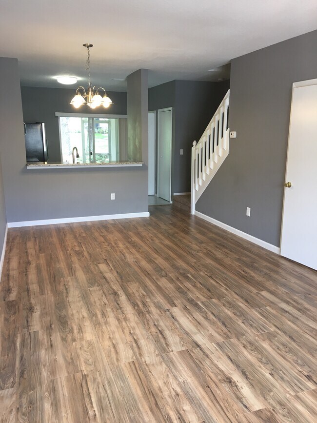 Foto del edificio - 2469 Lake Woodberry Cir