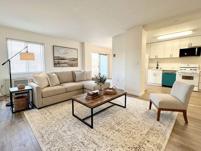 Building Photo - 1111 University Blvd W